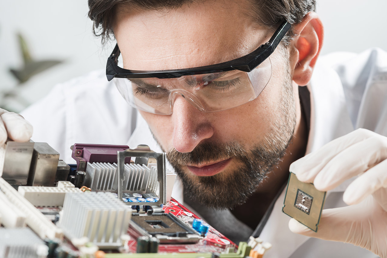 Tehnician Electronist